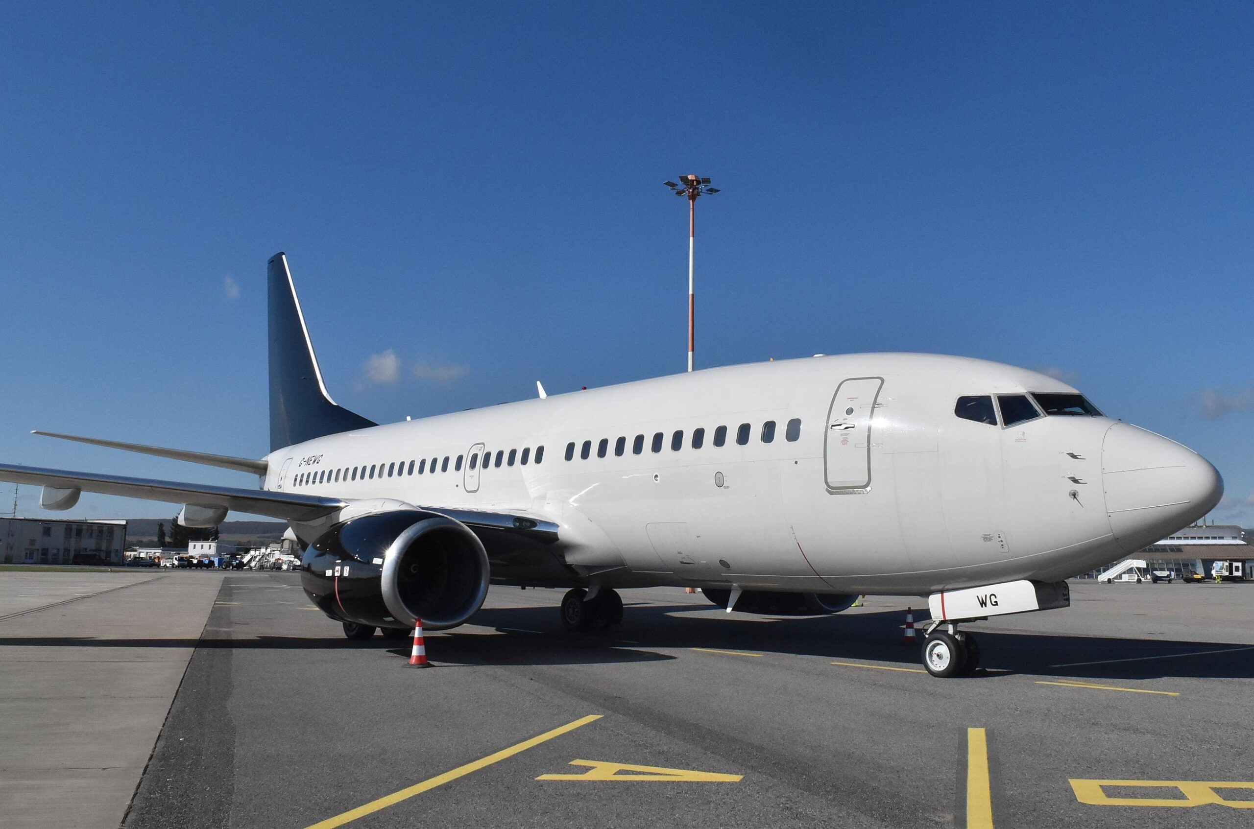 Prileteli ďalšie snehobiele aeroplány