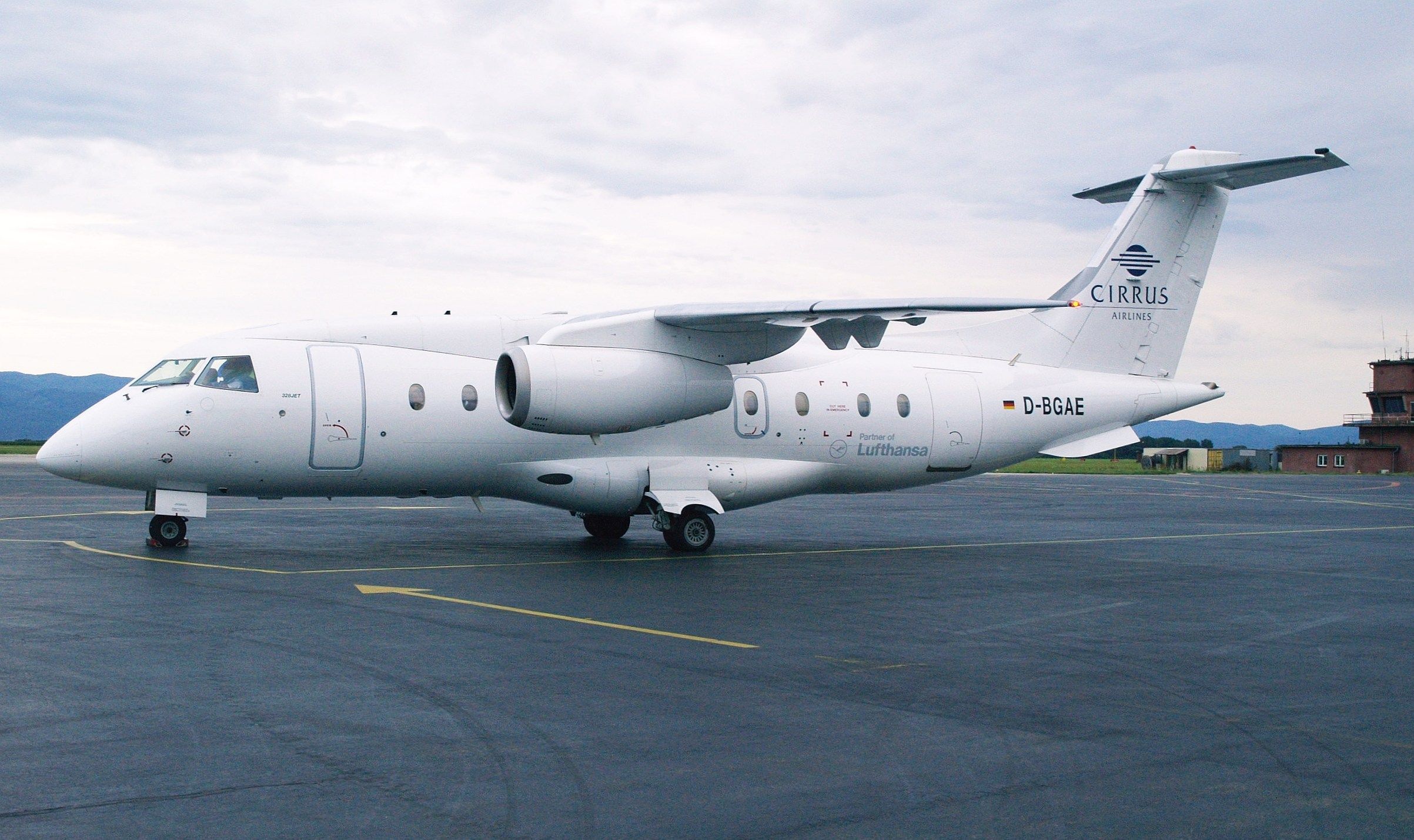 TRIDSIATY SIEDMY DIEL FOTOPOHĽADY DO HISTÓRIE LETISKA KOŠICE: DORNIER 328JET NA LINKE DO BRATISLAVY