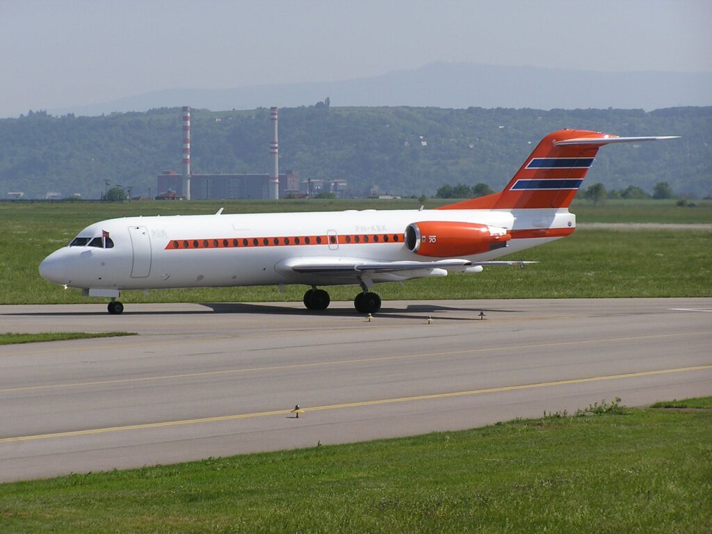 PÄŤDESIATY DEVIATY DIEL FOTOPOHĽADY DO HISTÓRIE LETISKA KOŠICE: KRÁĽOVSKÝ HOLANDSKÝ FOKKER F70