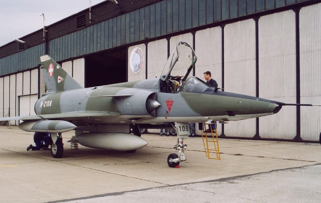 DVADSIATY ŠTVRTÝ DIEL FOTOPOHĽADY DO HISTÓRIE LETISKA KOŠICE: ŠVAJČIARSKE PRIESKUMNÉ LIETADLO MIRAGE IIIRS