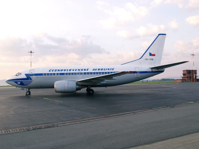 STOŠTVRTÝ DIEL FOTOPOHĽADOV DO HISTÓRIE LETISKA KOŠICE: BOEING ČESKÝCH AEROLÍNIÍ S RETRO NÁTEROM